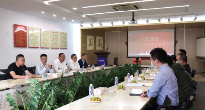 东莞市工信局与镇经发局领导莅临快盈lll参观指导